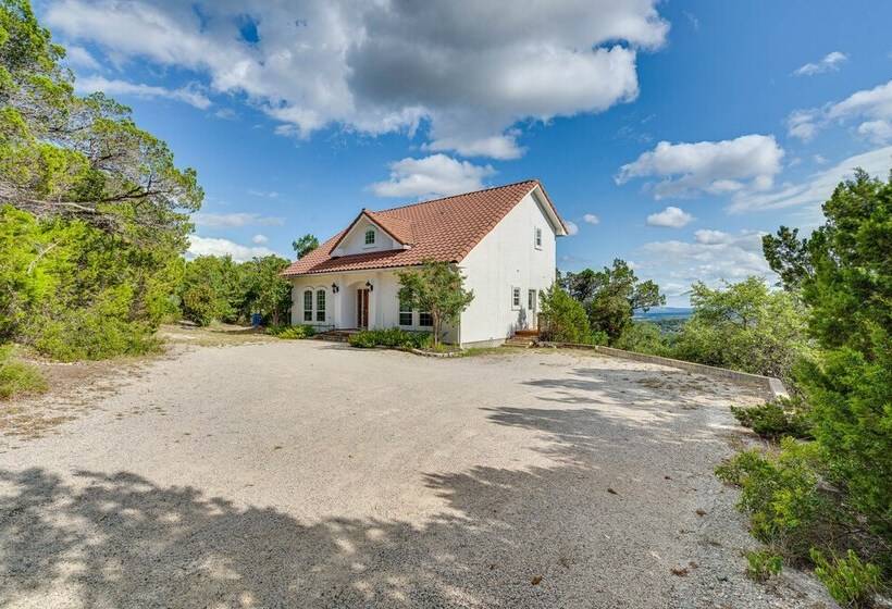 Jonestown Retreat W/ Deck: 6 Mi To Lake Travis!