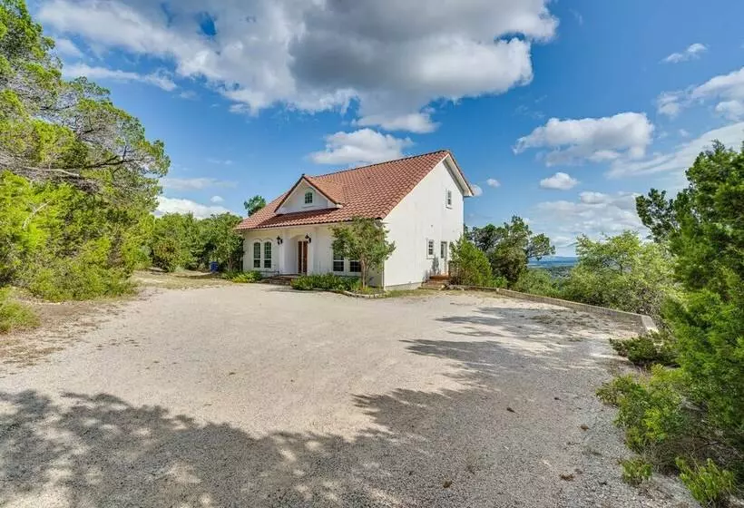 Jonestown Retreat W/ Deck: 6 Mi To Lake Travis!