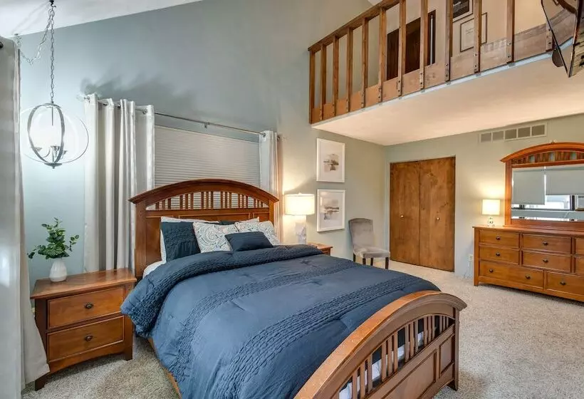 Large Home W/ Game Room, 4 Mi To Mississippi River