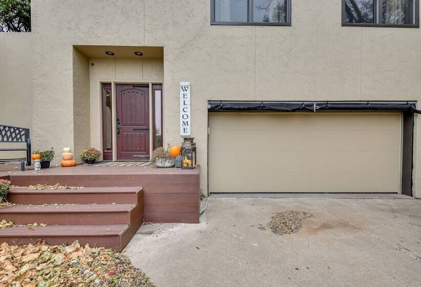 Large Home W/ Game Room, 4 Mi To Mississippi River