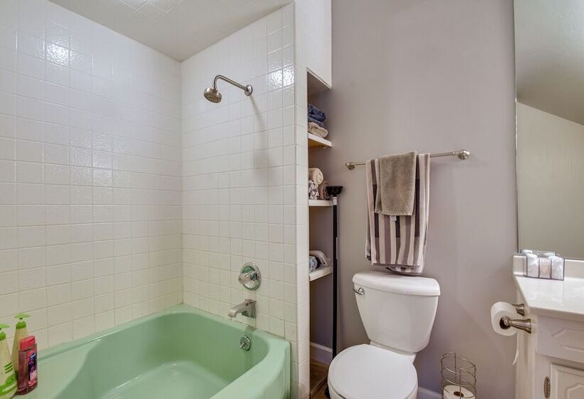 Large Home W/ Game Room, 4 Mi To Mississippi River