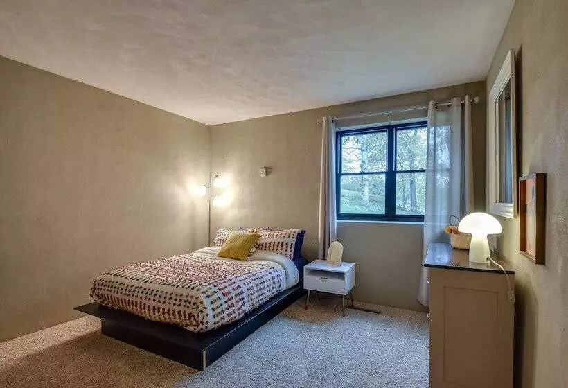 Large Home W/ Game Room, 4 Mi To Mississippi River