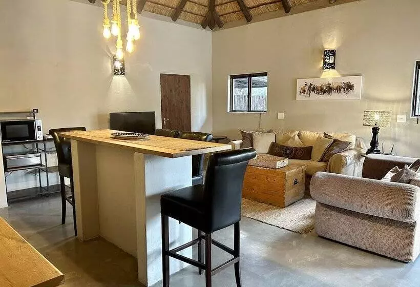 Leadwood Tree Safari Lodge