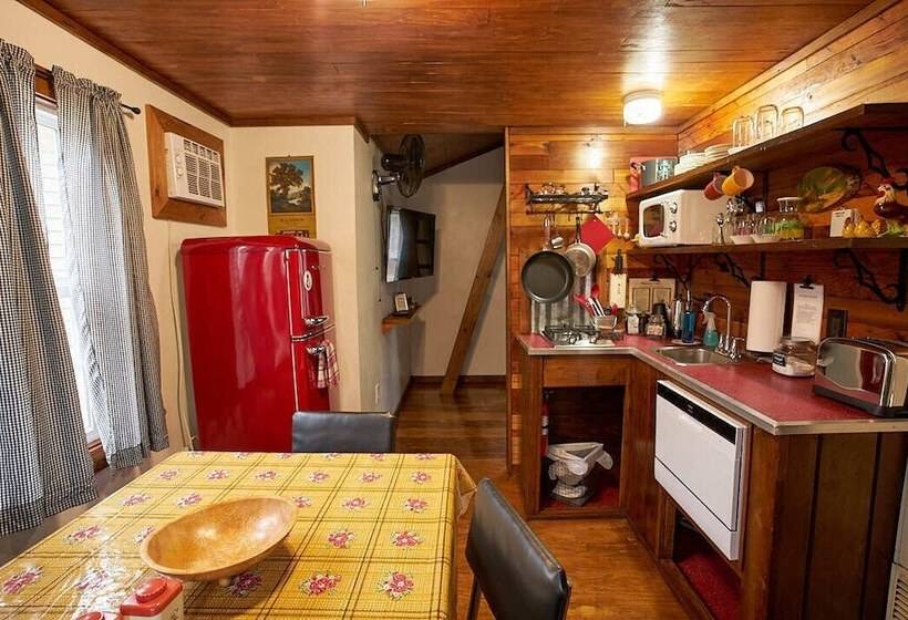 Mackinaw Timbers Cabins