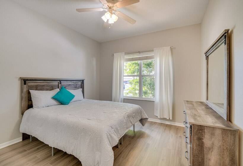 Near Golf Courses: Modern Davenport Home W/ Pool