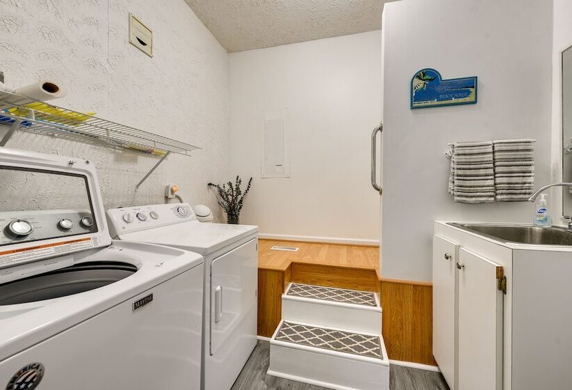 Newly Remodeled Home In North Myrtle Beach!