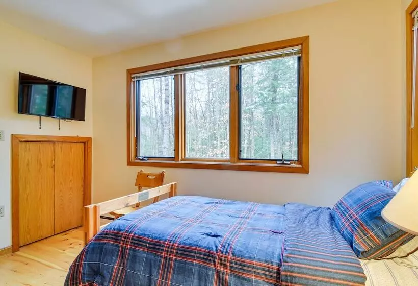 Ski & Golf: Cozy North Conway Mountain Cabin!
