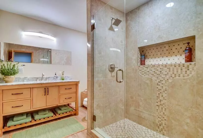 Ski & Golf: Cozy North Conway Mountain Cabin!