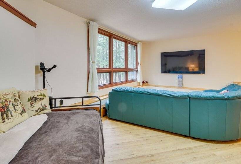 Ski & Golf: Cozy North Conway Mountain Cabin!