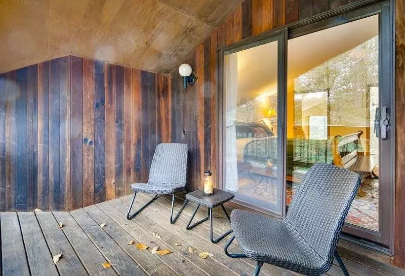 Ski & Golf: Cozy North Conway Mountain Cabin!