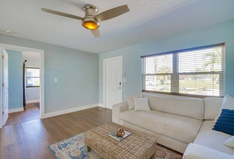 North Fort Myers Home W/ Hot Tub & Boat Dock