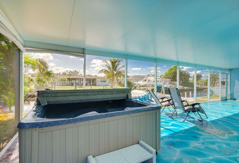 North Fort Myers Home W/ Hot Tub & Boat Dock
