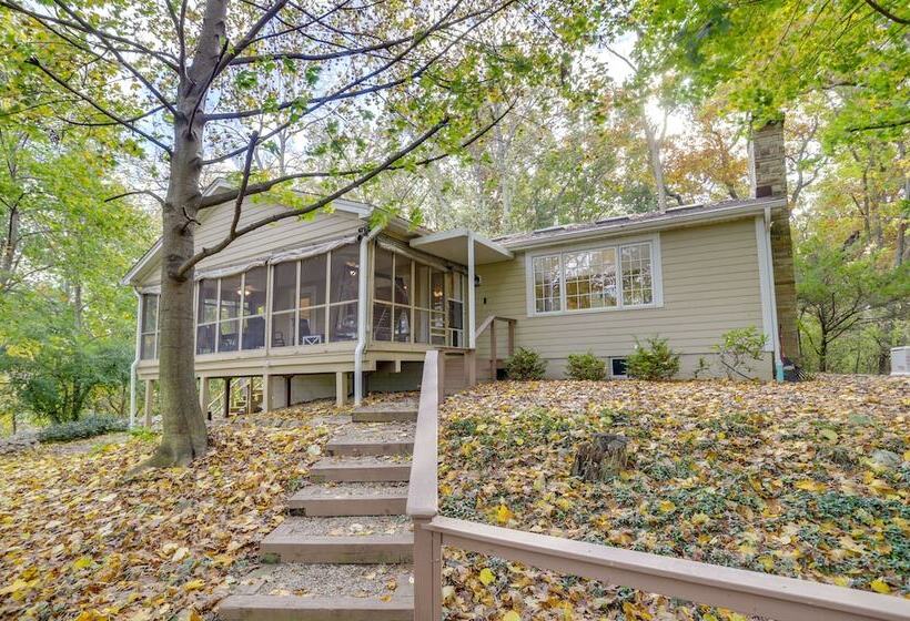 Peaceful New Buffalo Home: Walk To Lake Michigan!