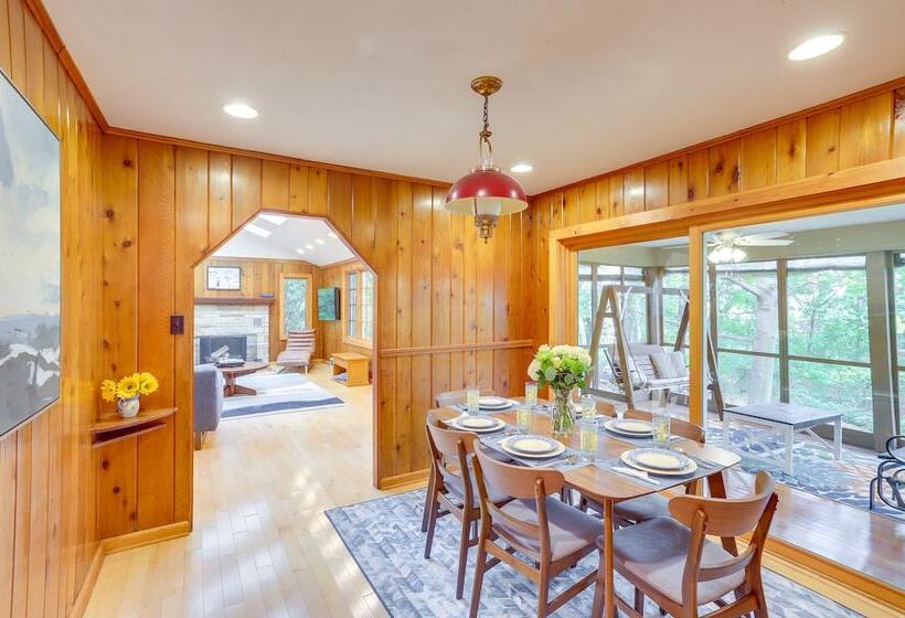 Peaceful New Buffalo Home: Walk To Lake Michigan!