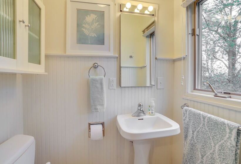 Peaceful New Buffalo Home: Walk To Lake Michigan!