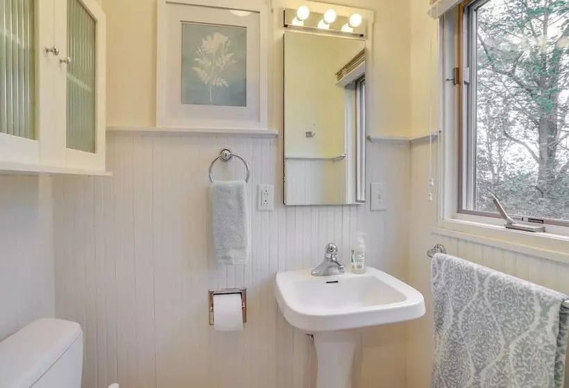 Peaceful New Buffalo Home: Walk To Lake Michigan!