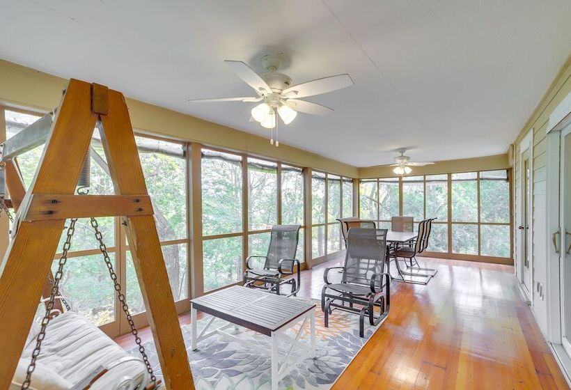 Peaceful New Buffalo Home: Walk To Lake Michigan!