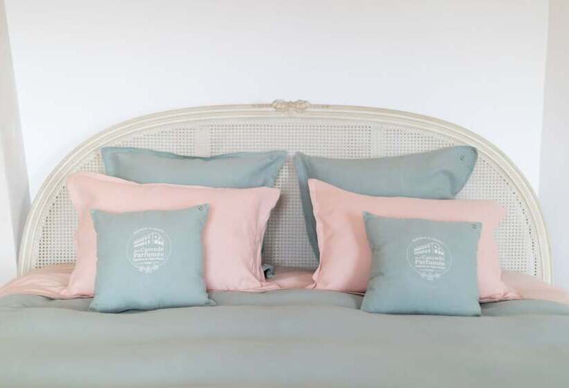 بنسيون Domaine De La Cascade Parfumée