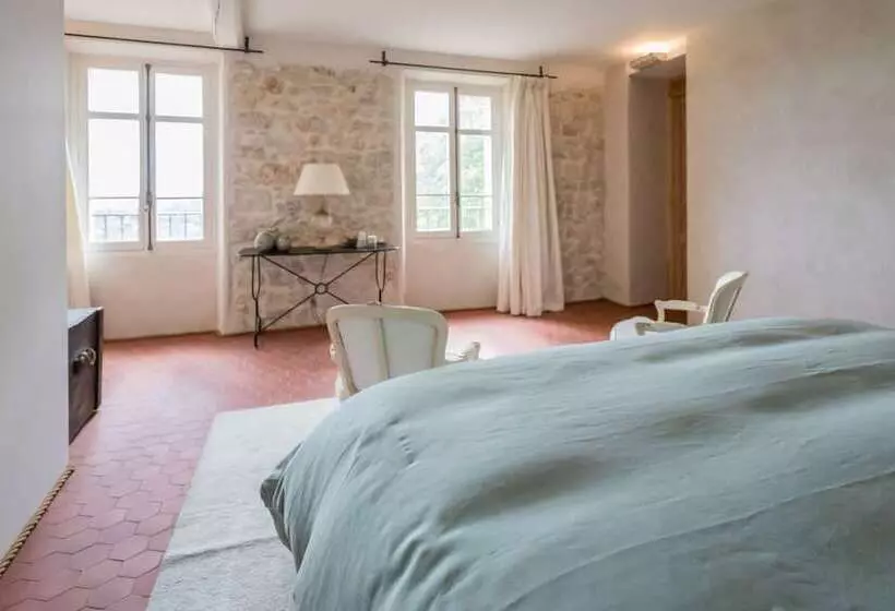 پانسیون Domaine De La Cascade Parfumée