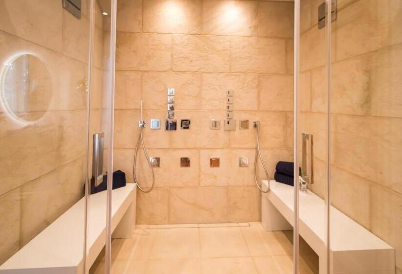 بنسيون Domaine De La Cascade Parfumée