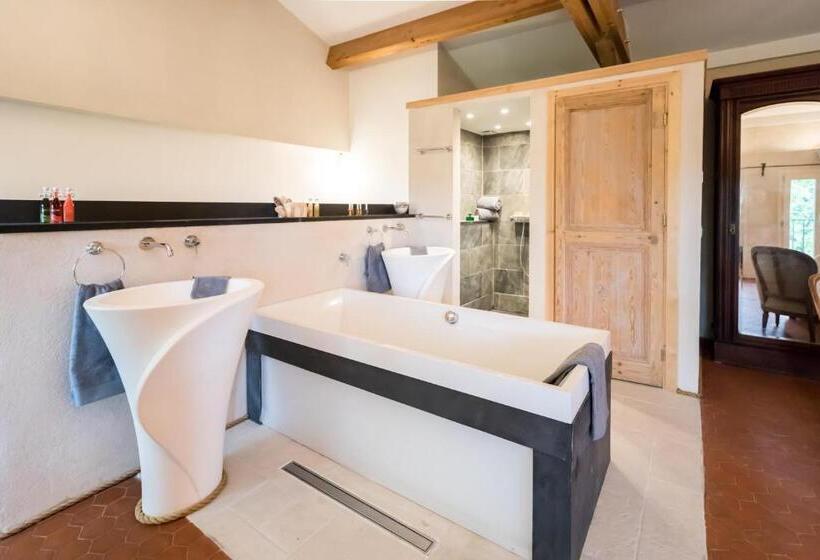 بنسيون Domaine De La Cascade Parfumée