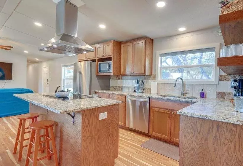 Pet Friendly Canyon Lake Home ~ 3 Mi To Water!