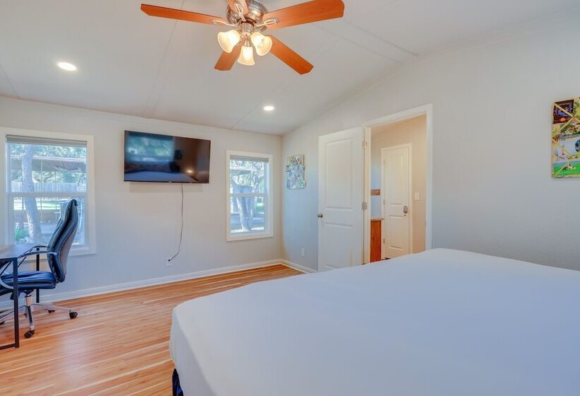 Pet Friendly Canyon Lake Home ~ 3 Mi To Water!