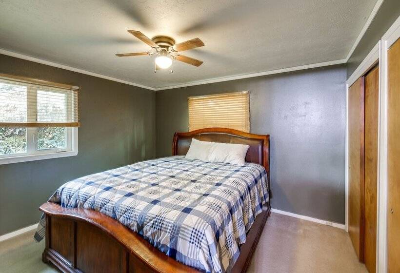 Pet Friendly Montana Abode W/ Balcony & Fireplace!