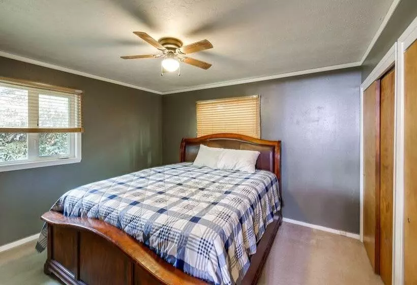 Pet Friendly Montana Abode W/ Balcony & Fireplace!