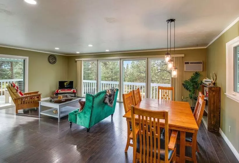 Pet Friendly Montana Abode W/ Balcony & Fireplace!