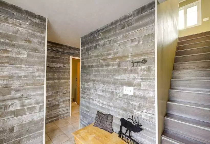 Pet Friendly Montana Abode W/ Balcony & Fireplace!