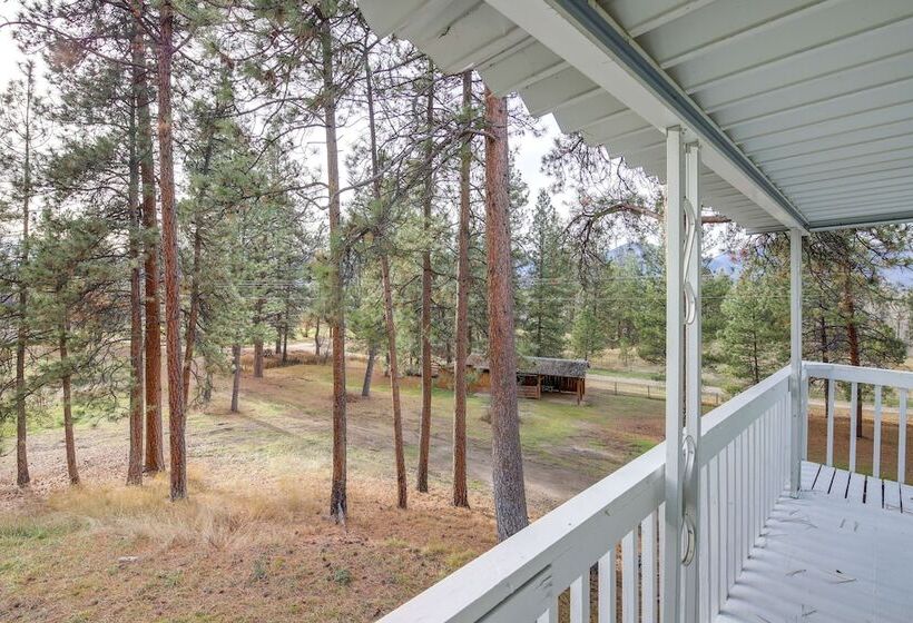 Pet Friendly Montana Abode W/ Balcony & Fireplace!