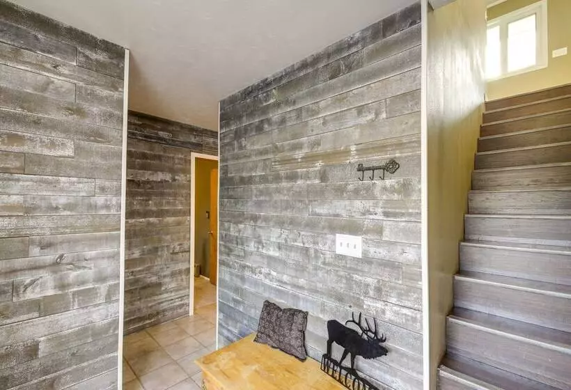 Pet Friendly Montana Abode W/ Balcony & Fireplace!