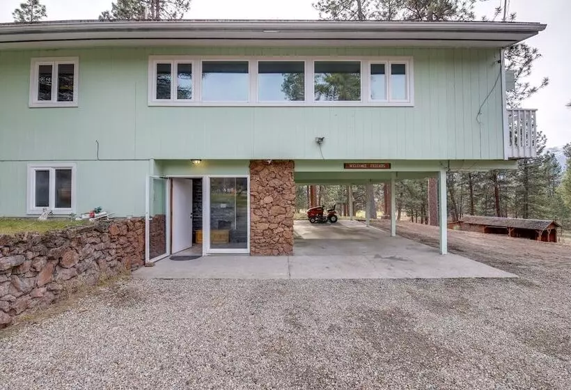 Pet Friendly Montana Abode W/ Balcony & Fireplace!