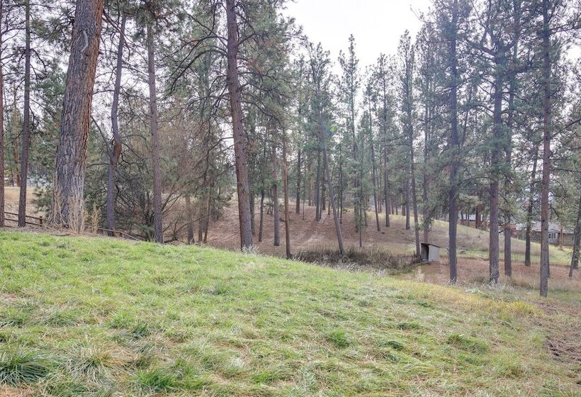 Pet Friendly Montana Abode W/ Balcony & Fireplace!