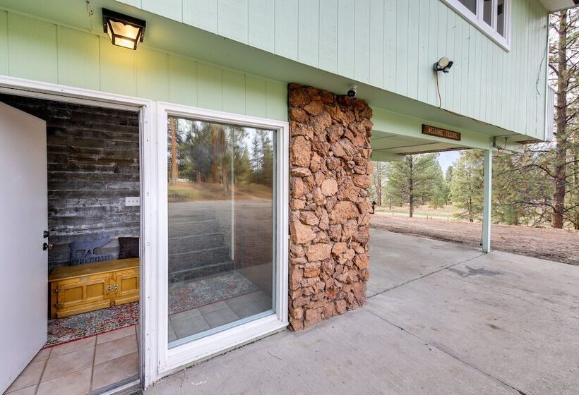 Pet Friendly Montana Abode W/ Balcony & Fireplace!