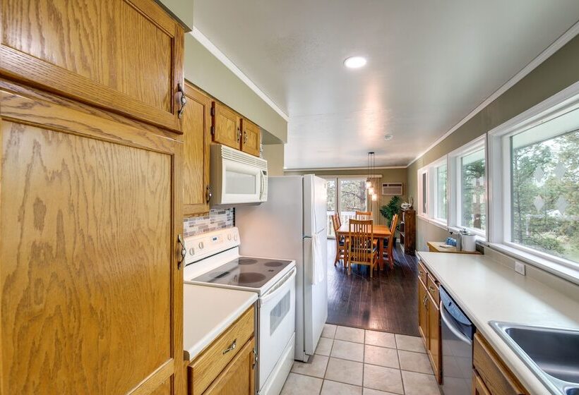 Pet Friendly Montana Abode W/ Balcony & Fireplace!