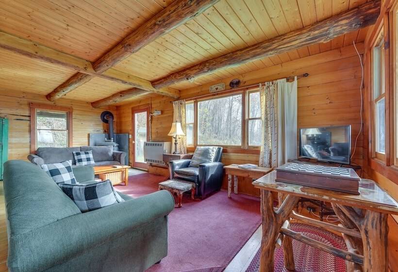 Remote Escape: Vermont Cabin W/ Mountaintop Views!