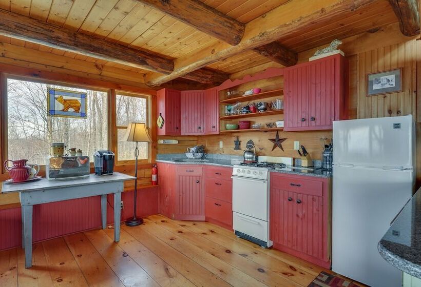 Remote Escape: Vermont Cabin W/ Mountaintop Views!