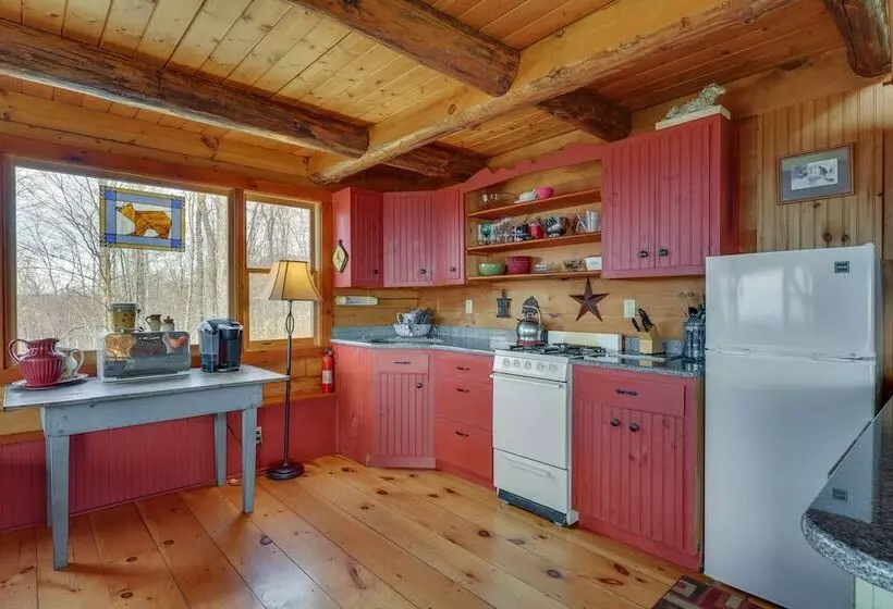 Remote Escape: Vermont Cabin W/ Mountaintop Views!