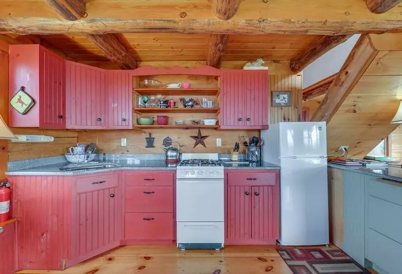 Remote Escape: Vermont Cabin W/ Mountaintop Views!