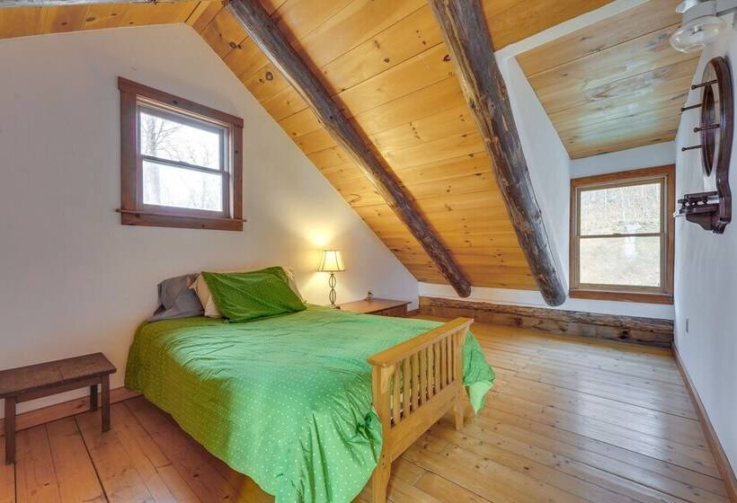 Remote Escape: Vermont Cabin W/ Mountaintop Views!