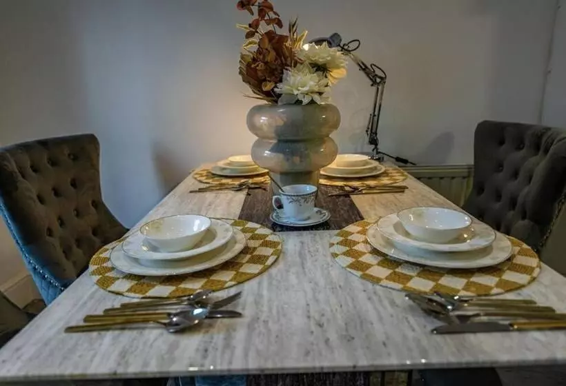 Residenssi Immaculate 3 Bed Luxury House In Dagenham London