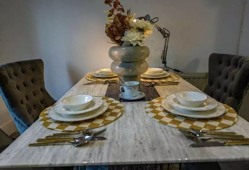 Residenssi Immaculate 3 Bed Luxury House In Dagenham London