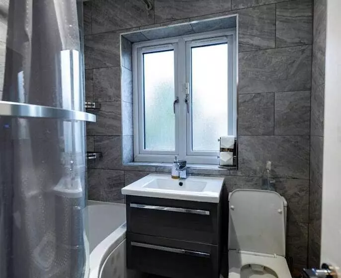 Residenssi Immaculate 3 Bed Luxury House In Dagenham London