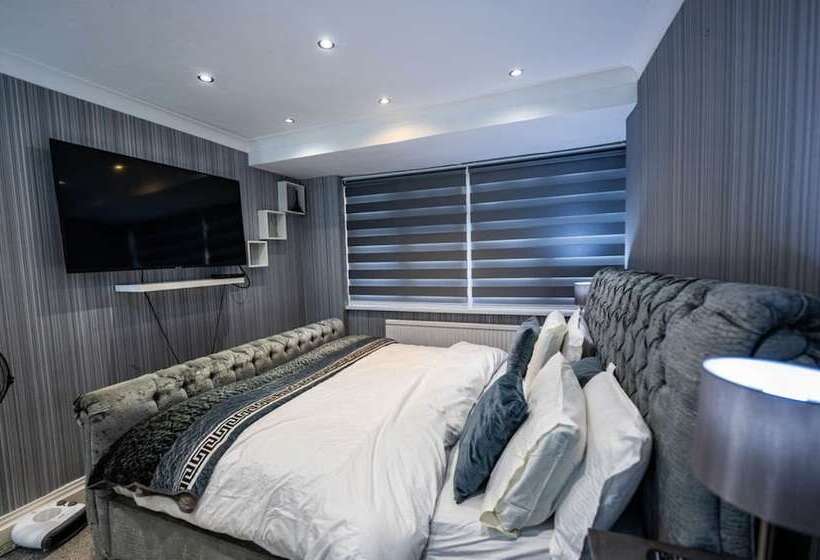 إقامة Immaculate 3 Bed Luxury House In Dagenham London