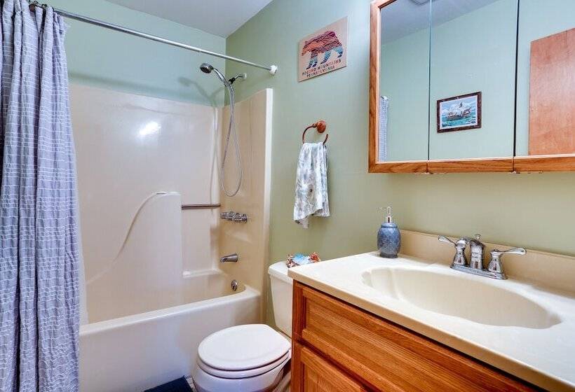 Rustic Masthope Mountain Retreat W/ Private Sauna!