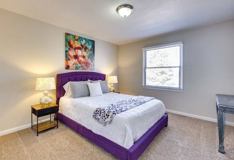 Spacious Colorado Springs Home With Fire Pit!