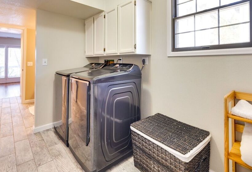 Spacious Colorado Springs Home With Fire Pit!