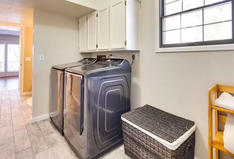 Spacious Colorado Springs Home With Fire Pit!